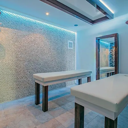 Carlijn Met Prive-zwembad, Veel Privacy En Panoramisch Uitzicht Op Zee, Op Luxe Villa Alanya